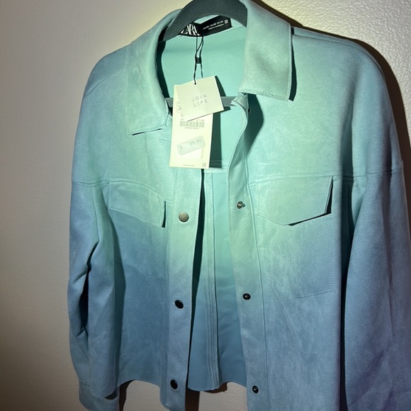 NWT. Woman’s faux suede button down jacket. In a baby blue. Size XS. - Picture 3 of 3